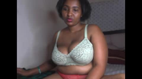 Snapshot of romina_26 chatting on February 6, 8:01 pm Romina 26 online show from February 6, 8:01 pm