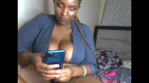 Snapshot of romina_26 chatting on February 16, 11:12 pm Romina 26 online show from February 16, 11:12 pm