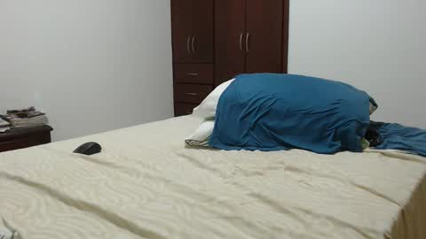    online show from November 22, 11:42 am