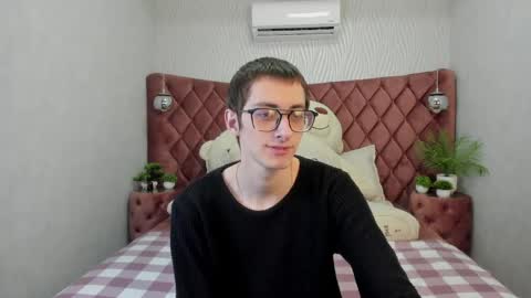 ronbevs online show from April 22, 7:48 pm