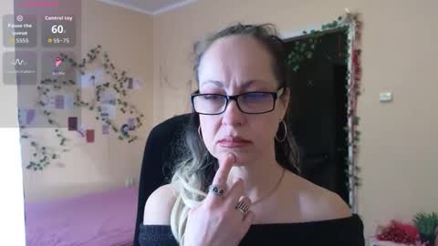 Snapshot of ronda_roni chatting on January 16, 6:06 am ronda_roni online show from January 16, 6:06 am