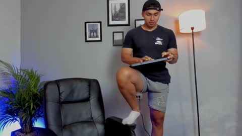 RonnieCanford online show from January 11, 2:44 pm