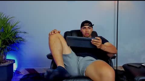 RonnieCanford online show from March 4, 7:20 pm