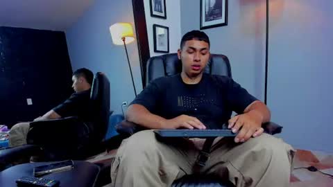 ronnie_crawford online show from July 11, 7:16 pm