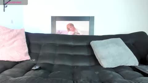 Snapshot of ronnie_fallout chatting on October 14, 7:14 pm Ronnie online show from October 14, 7:14 pm