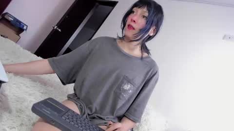 Snapshot of room312_ chatting on July 15, 2:44 pm Twelve 3 Inst Twelve 312002 Twitter Room312 2002 online show from July 15, 2:44 pm