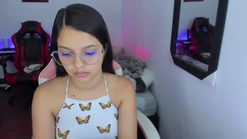 Snapshot of room_kitty chatting on January 9, 11:06 pm MIA AND PAUL online show from January 9, 11:06 pm