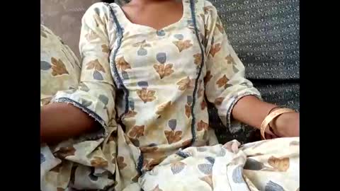 roop_sexy642 online show from March 23, 3:32 am