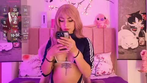 Snapshot of roose_eva chatting on May 18, 2:56 pm roose eva online show from May 18, 2:56 pm