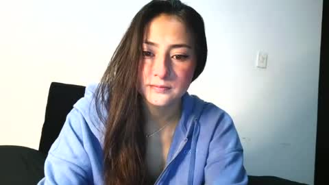 roosmery_ online show from July 17, 1:18 pm