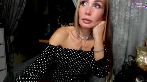 Aurora online show from October 18, 9:59 pm