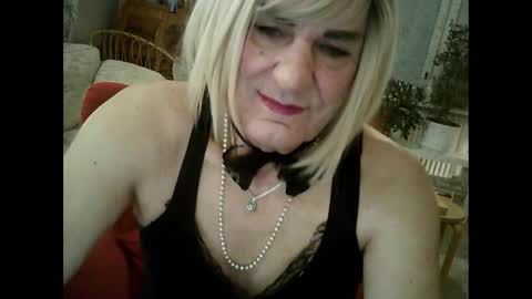 Snapshot of rosa_teevee chatting on March 7, 9:48 pm Tina online show from March 7, 9:48 pm