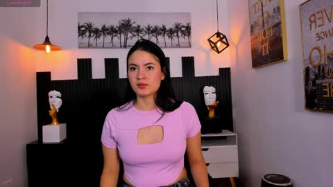 Snapshot of rosaliea chatting on April 15, 8:42 pm R O S A L I A online show from April 15, 8:42 pm