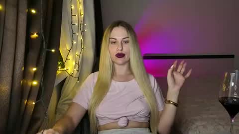 Rosali online show from November 4, 3:22 pm