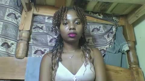 Snapshot of rosalinda933 chatting on April 17, 8:45 pm Rosalinda online show from April 17, 8:45 pm