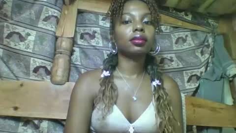 Snapshot of rosalinda933 chatting on April 19, 8:35 am Rosalinda online show from April 19, 8:35 am