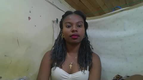 Snapshot of rosalinda933 chatting on May 20, 9:26 am Rosalinda online show from May 20, 9:26 am