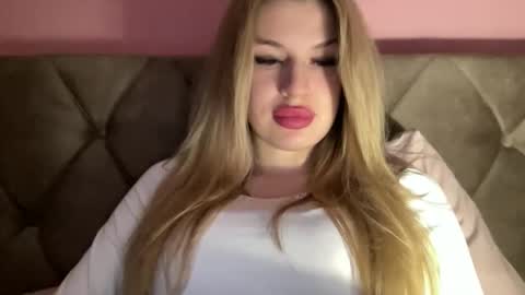 Rosalina online show from October 17, 8:11 pm