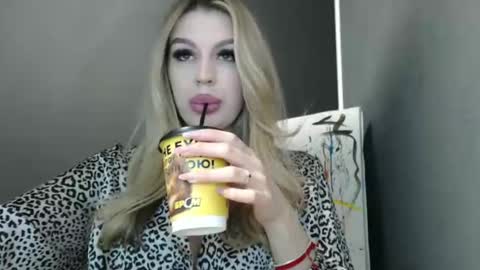 Rosalina online show from April 19, 12:04 pm