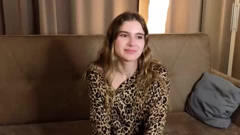 Snapshot of rosalvaulman chatting on November 25, 3:23 pm Kylie online show from November 25, 3:23 pm