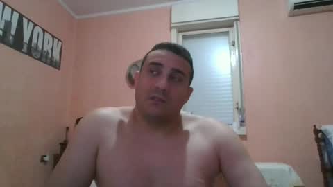 Snapshot of rosario1212 chatting on March 10, 1:32 am Rosario online show from March 10, 1:32 am