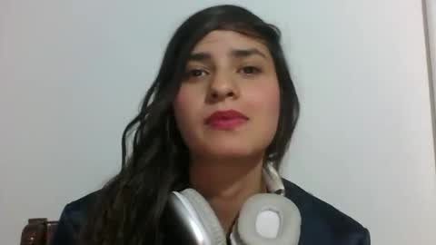 rosasvioletas online show from November 11, 11:49 pm