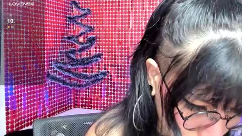 Ally online show from January 17, 8:45 pm