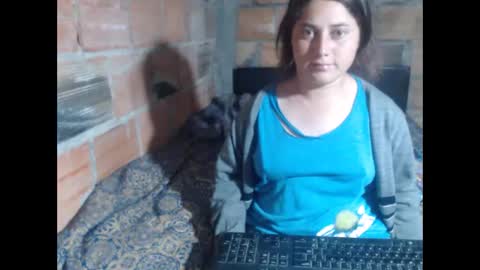 Snapshot of rose_domy chatting on November 29, 3:20 am rose and domy online show from November 29, 3:20 am