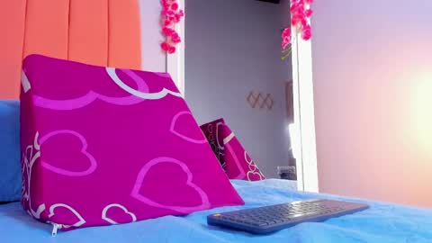 Snapshot of rose_thompson19 chatting on April 29, 7:09 pm Rosse online show from April 29, 7:09 pm