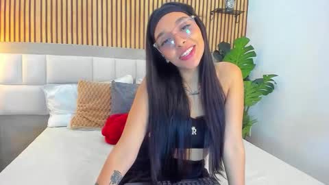 roseaurora online show from November 14, 12:59 pm