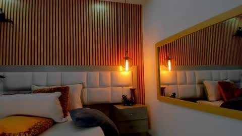 roseaurora online show from January 5, 5:27 pm