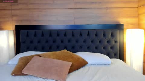 roseaurora online show from April 2, 12:25 pm