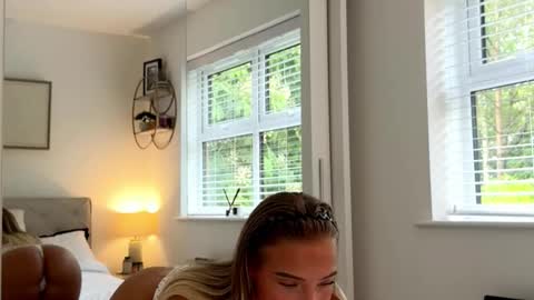 Snapshot of rosebella_ chatting on May 20, 5:52 pm Bella online show from May 20, 5:52 pm