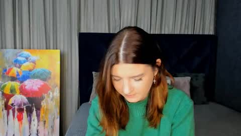 Snapshot of roseblanche2k chatting on December 13, 11:17 pm Florin online show from December 13, 11:17 pm