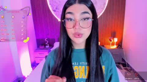 Snapshot of rosecassie chatting on June 8, 12:49 pm Rose online show from June 8, 12:49 pm
