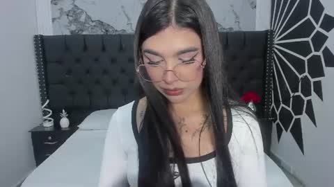 Snapshot of rosecassie chatting on June 28, 1:17 pm Rose online show from June 28, 1:17 pm