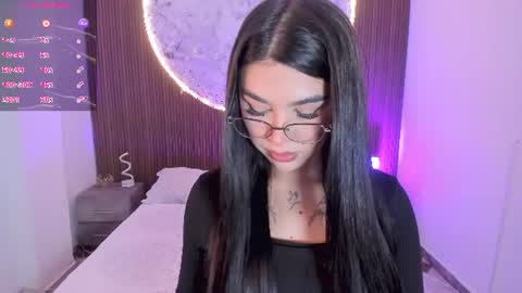 Snapshot of rosecassie chatting on July 16, 1:17 pm Rose online show from July 16, 1:17 pm