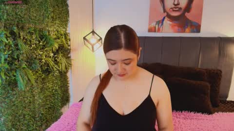 Snapshot of rosee_park chatting on December 15, 11:47 am Rosee online show from December 15, 11:47 am