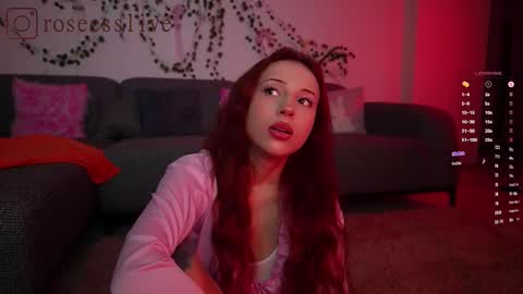 roseess_ online show from November 8, 10:48 am