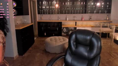 Snapshot of roseferrera chatting on February 19, 7:59 pm Rose online show from February 19, 7:59 pm