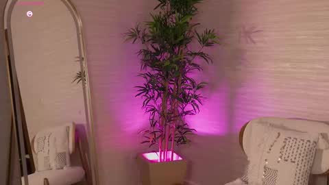 Snapshot of roseferrera chatting on March 8, 2:59 am Rose online show from March 8, 2:59 am