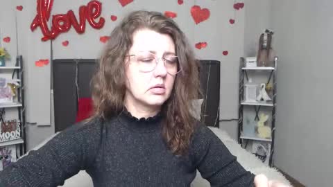 RoseHille online show from March 3, 6:14 pm