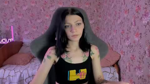 Snapshot of roselolly chatting on October 26, 5:02 am Lola online show from October 26, 5:02 am