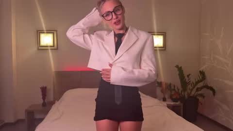 Snapshot of roselyn_rose chatting on November 22, 3:33 pm Roselyn online show from November 22, 3:33 pm