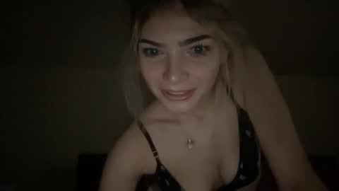 Snapshot of rosemetal chatting on March 18, 5:49 pm Rose Metal 3 online show from March 18, 5:49 pm