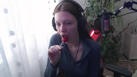 Snapshot of rosendalounsberry chatting on April 16, 7:09 am Lina online show from April 16, 7:09 am