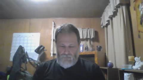 Snapshot of rosepanda chatting on January 11, 2:20 am Lost4gain online show from January 11, 2:20 am