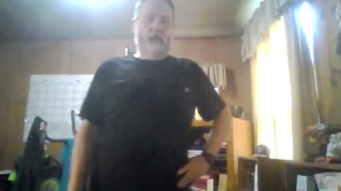 Snapshot of rosepanda chatting on November 2, 4:09 pm Lost4gain online show from November 2, 4:09 pm