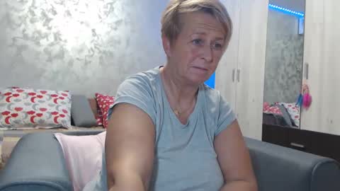 Lovepinklilly online show from December 6, 10:08 pm