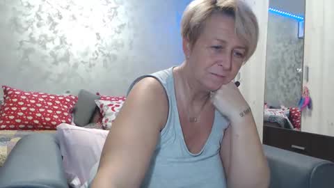 Lovepinklilly online show from December 10, 5:22 pm